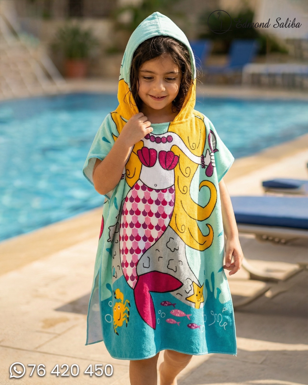 Poncho printed green mermaid