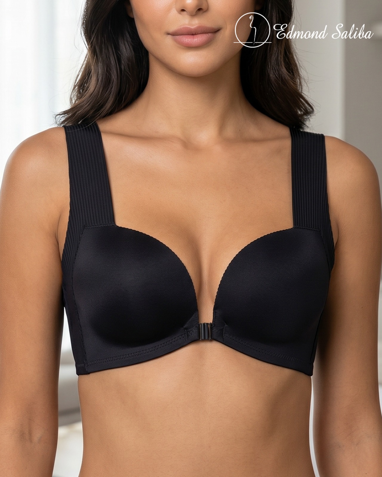 Wide Push-up bra closure in front